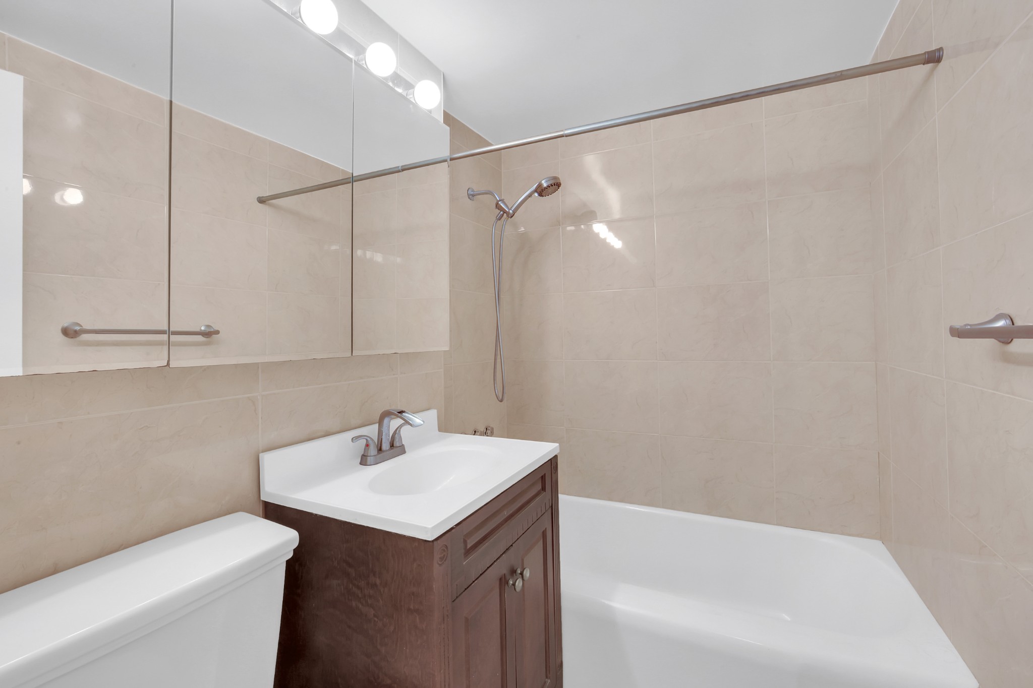 333 East 46th Street 18A Turtle Bay New York NY 10017