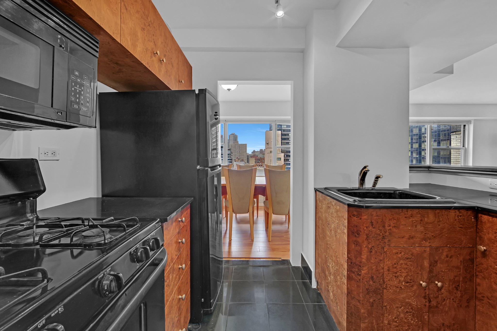 333 East 46th Street 18A Turtle Bay New York NY 10017