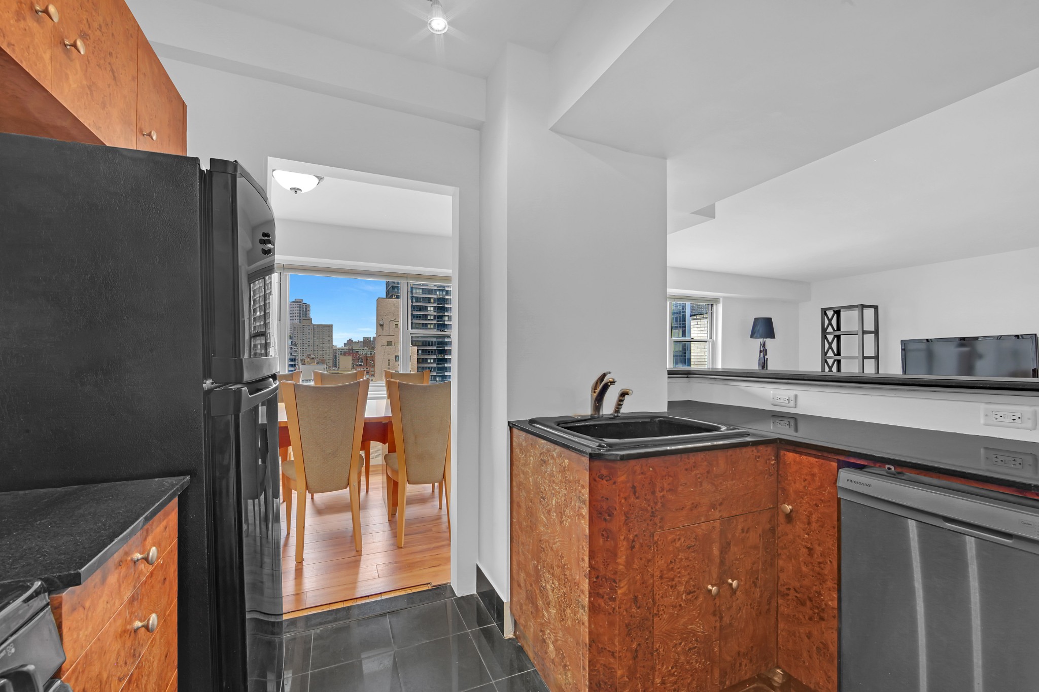 333 East 46th Street 18A Turtle Bay New York NY 10017
