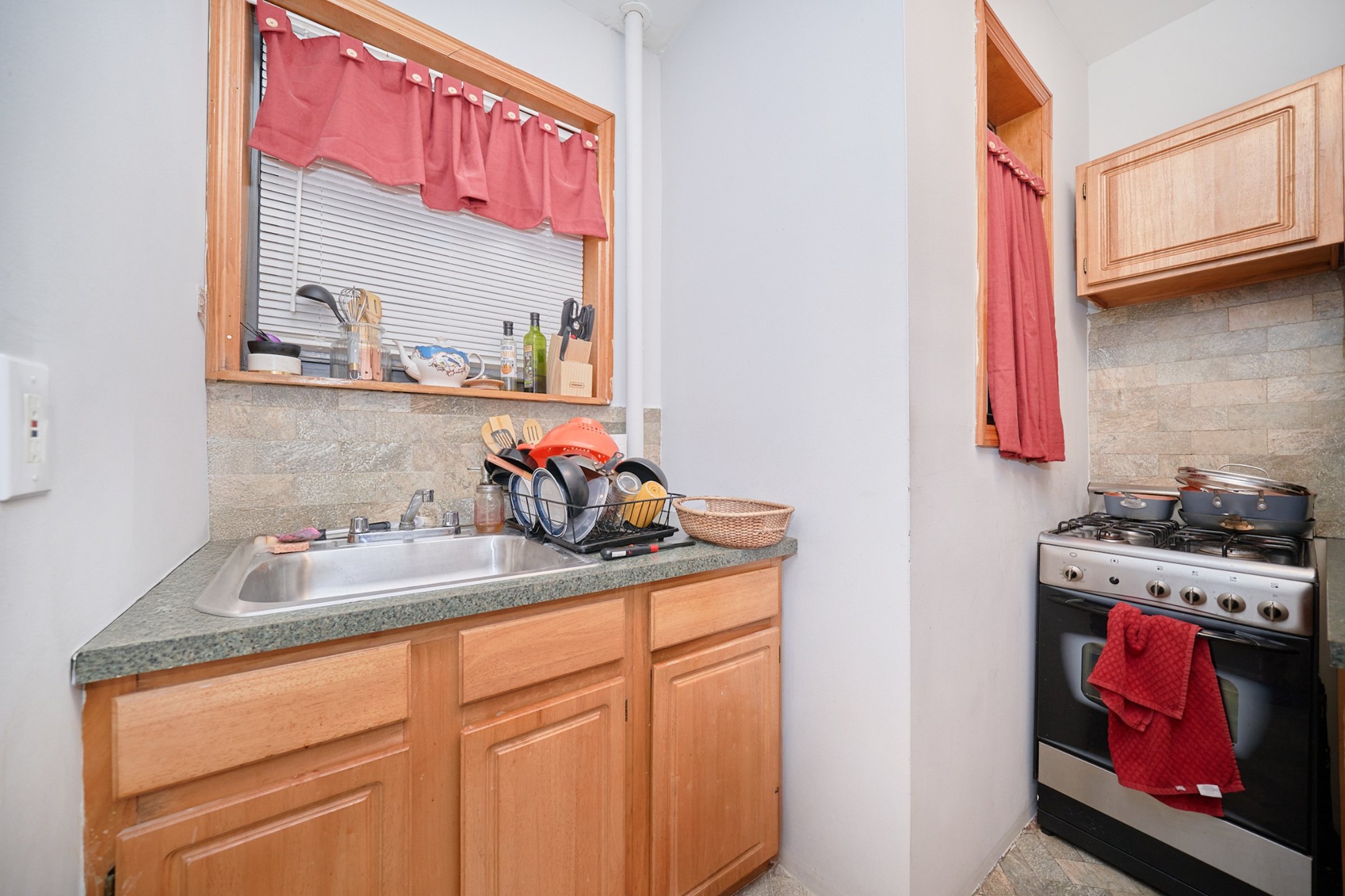 796 Ninth Avenue 4 Clinton New York NY 10019