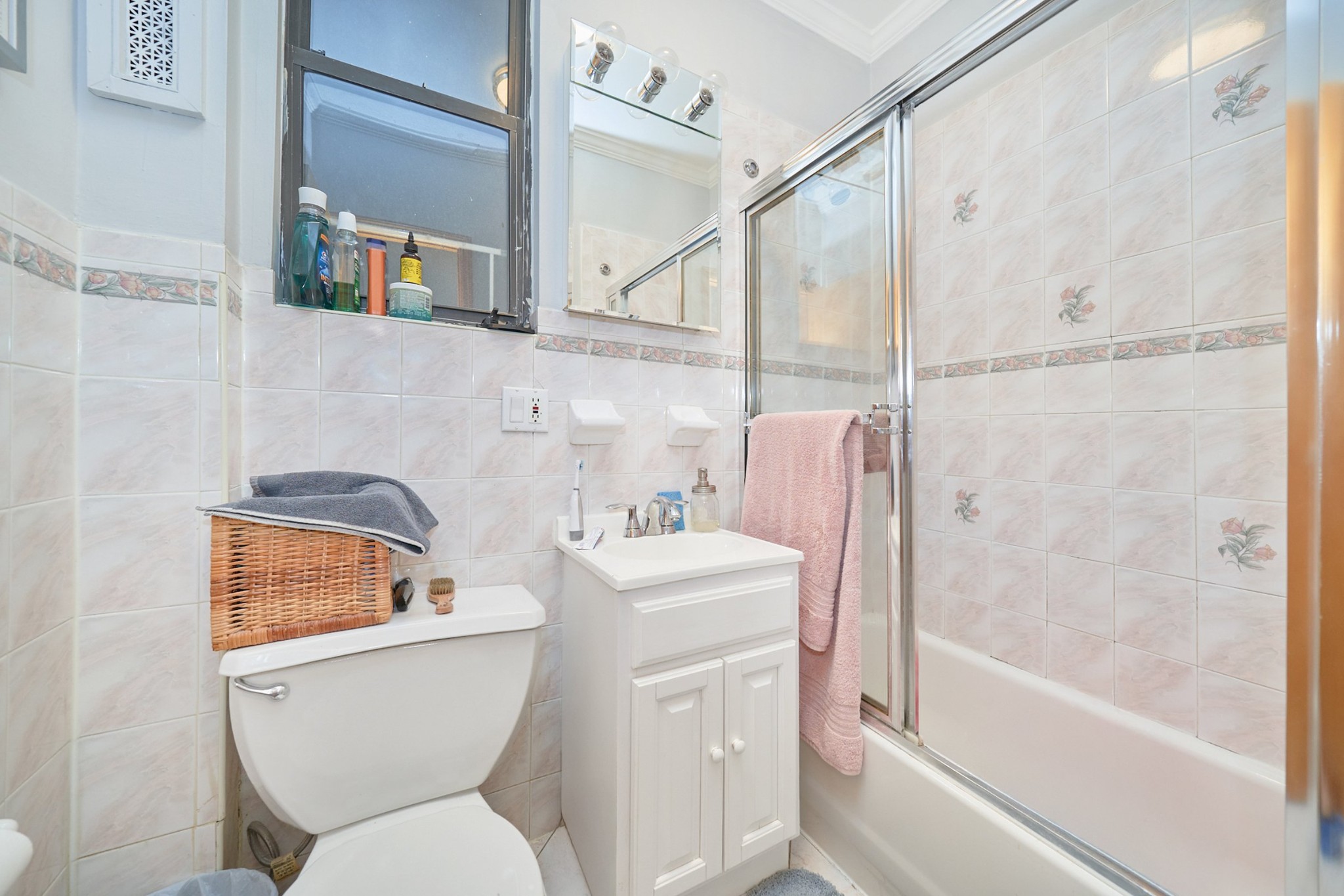 796 Ninth Avenue 4 Clinton New York NY 10019