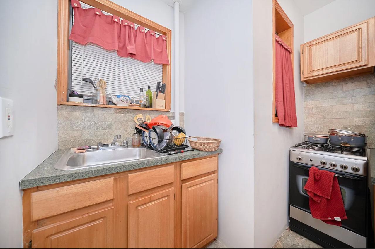 796 Ninth Avenue 44 Clinton New York NY 10019