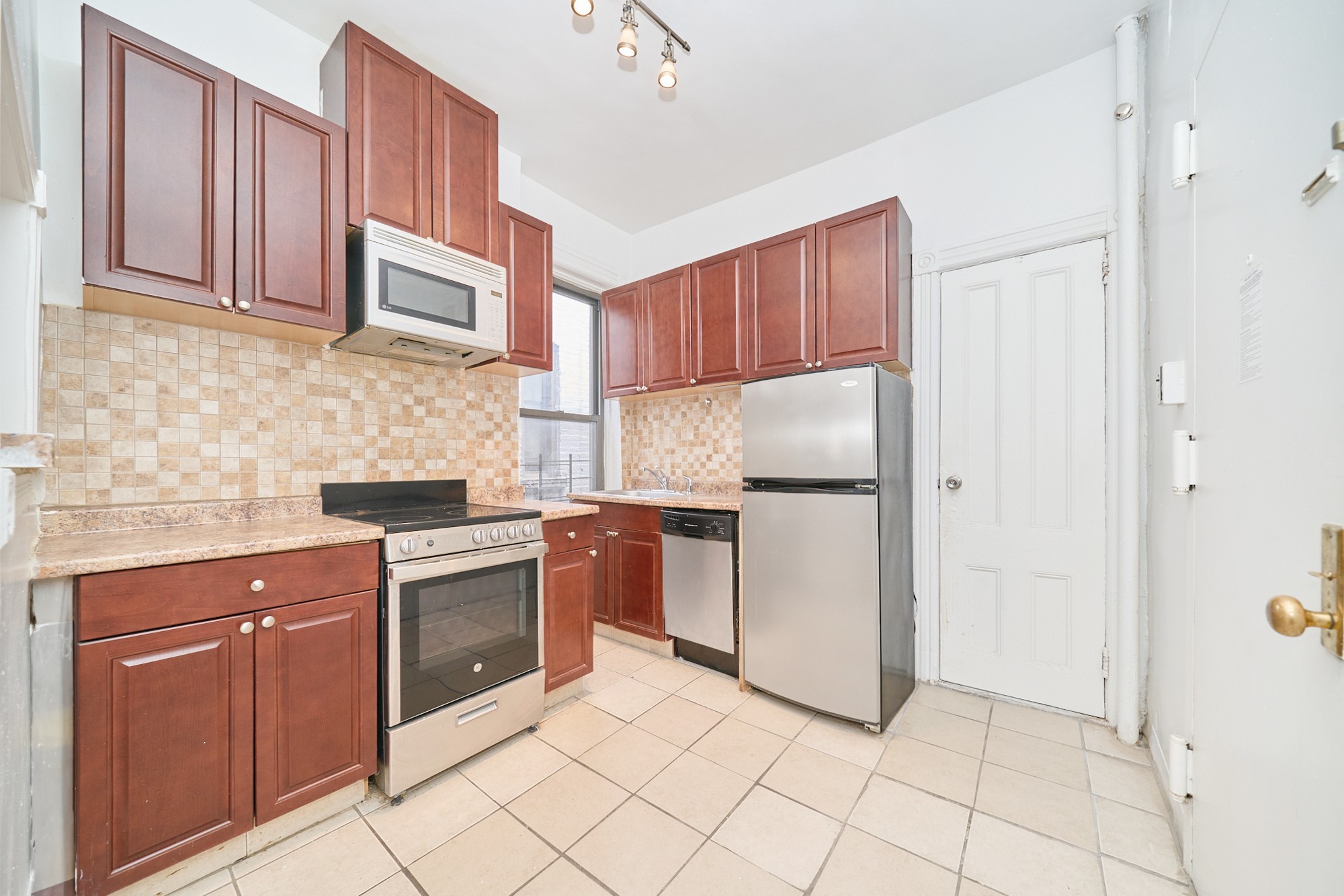 414 East 89th Street 3R Upper East Side New York NY 10128