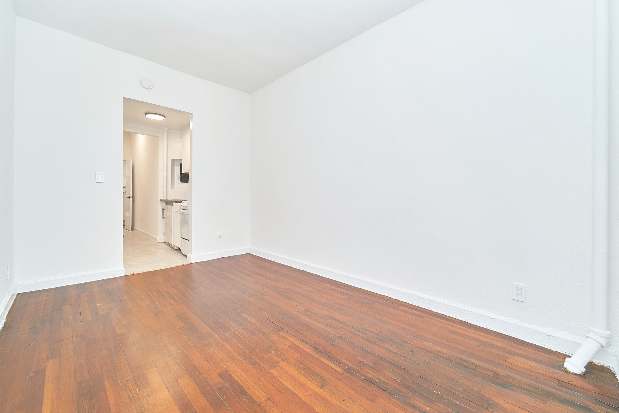 353 West 44th Street 2C Clinton New York NY 10036