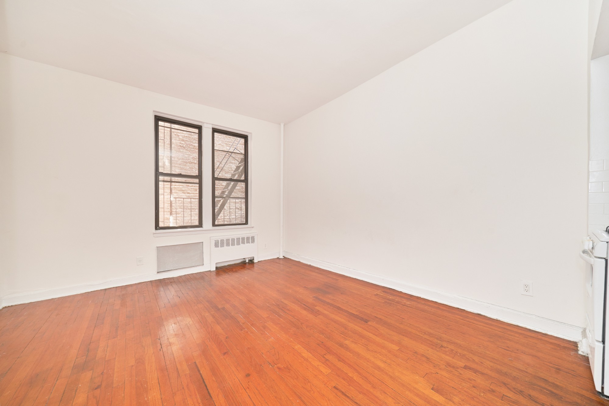 400 West 45th Street 3G Clinton New York NY 10036