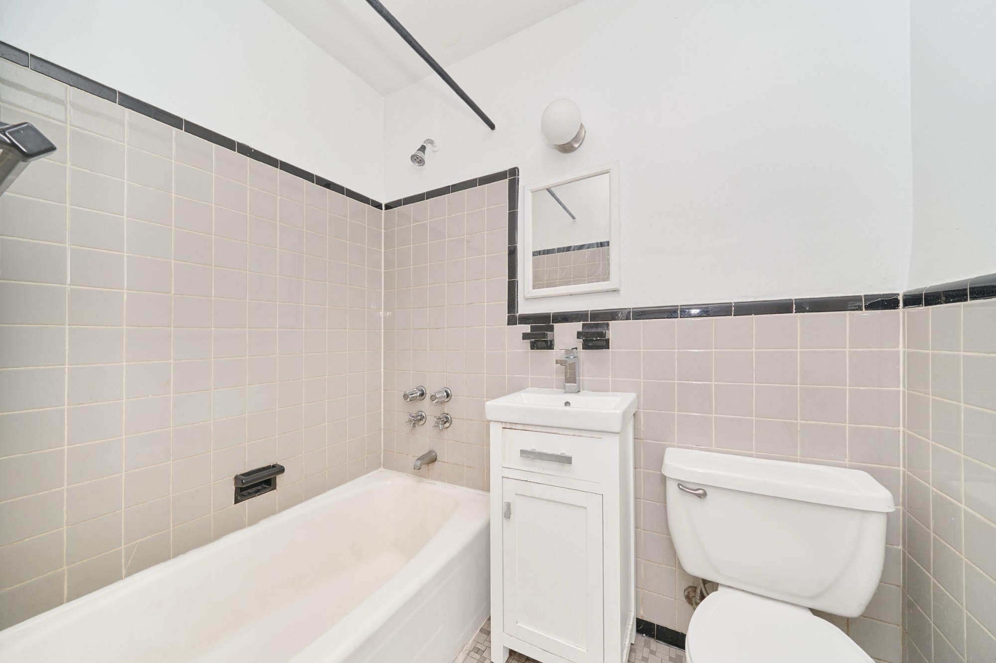 400 West 45th Street 3G Clinton New York NY 10036