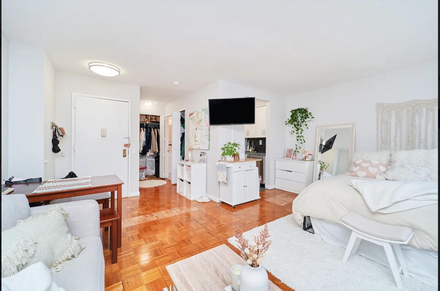 337 West 43rd Street 3DD Clinton New York NY 10036