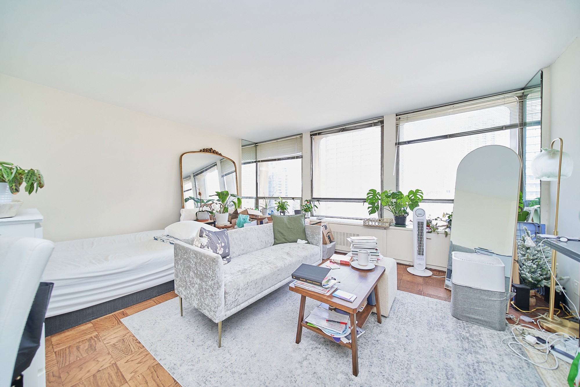 300 East 33rd Street 16G Kips Bay New York NY 10016