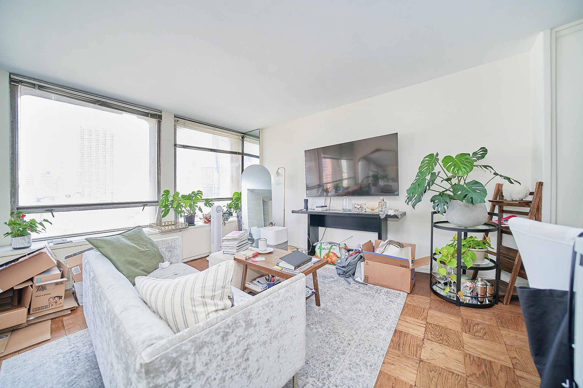300 East 33rd Street 16G Kips Bay New York NY 10016