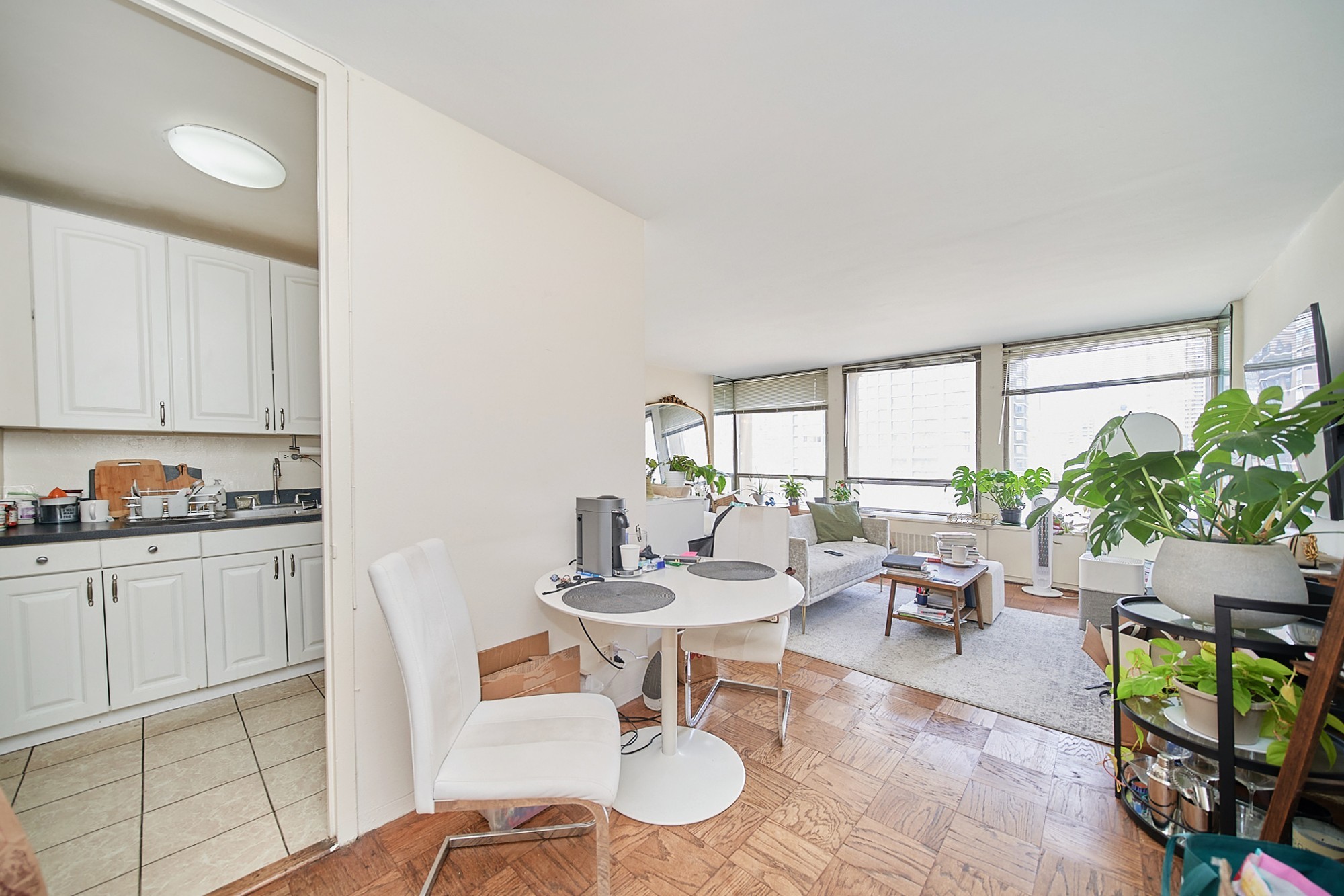 300 East 33rd Street 16G Kips Bay New York NY 10016