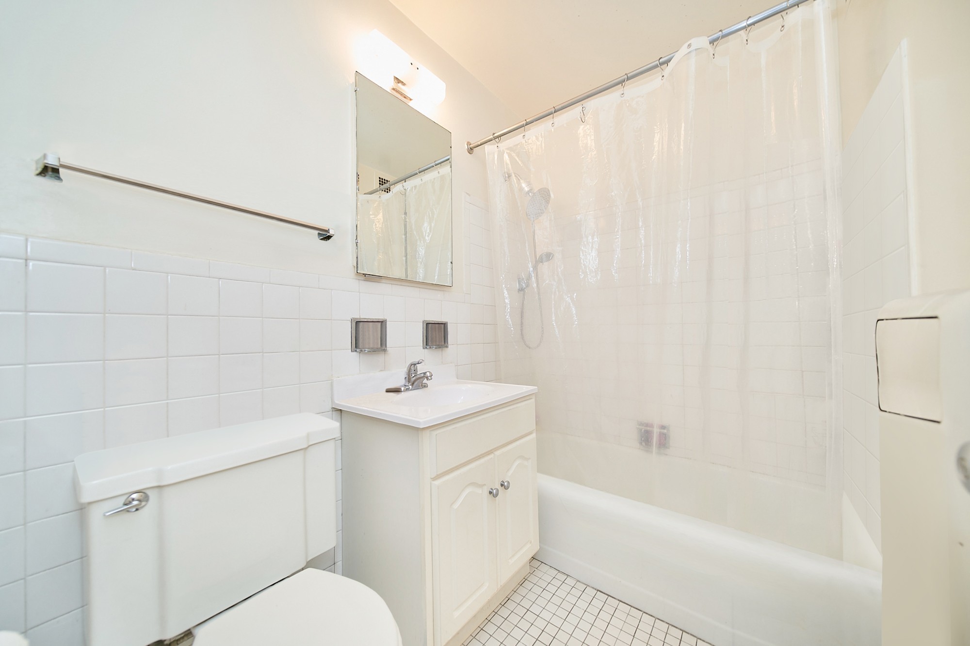 300 East 33rd Street 16G Kips Bay New York NY 10016