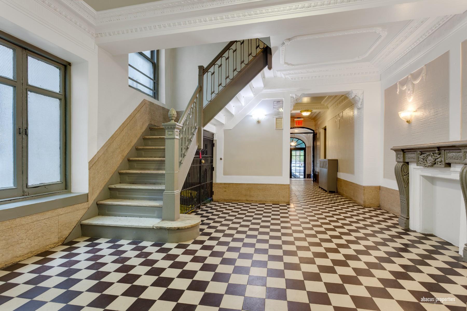 77 Eastern Parkway 2D Prospect Heights Brooklyn NY 11238