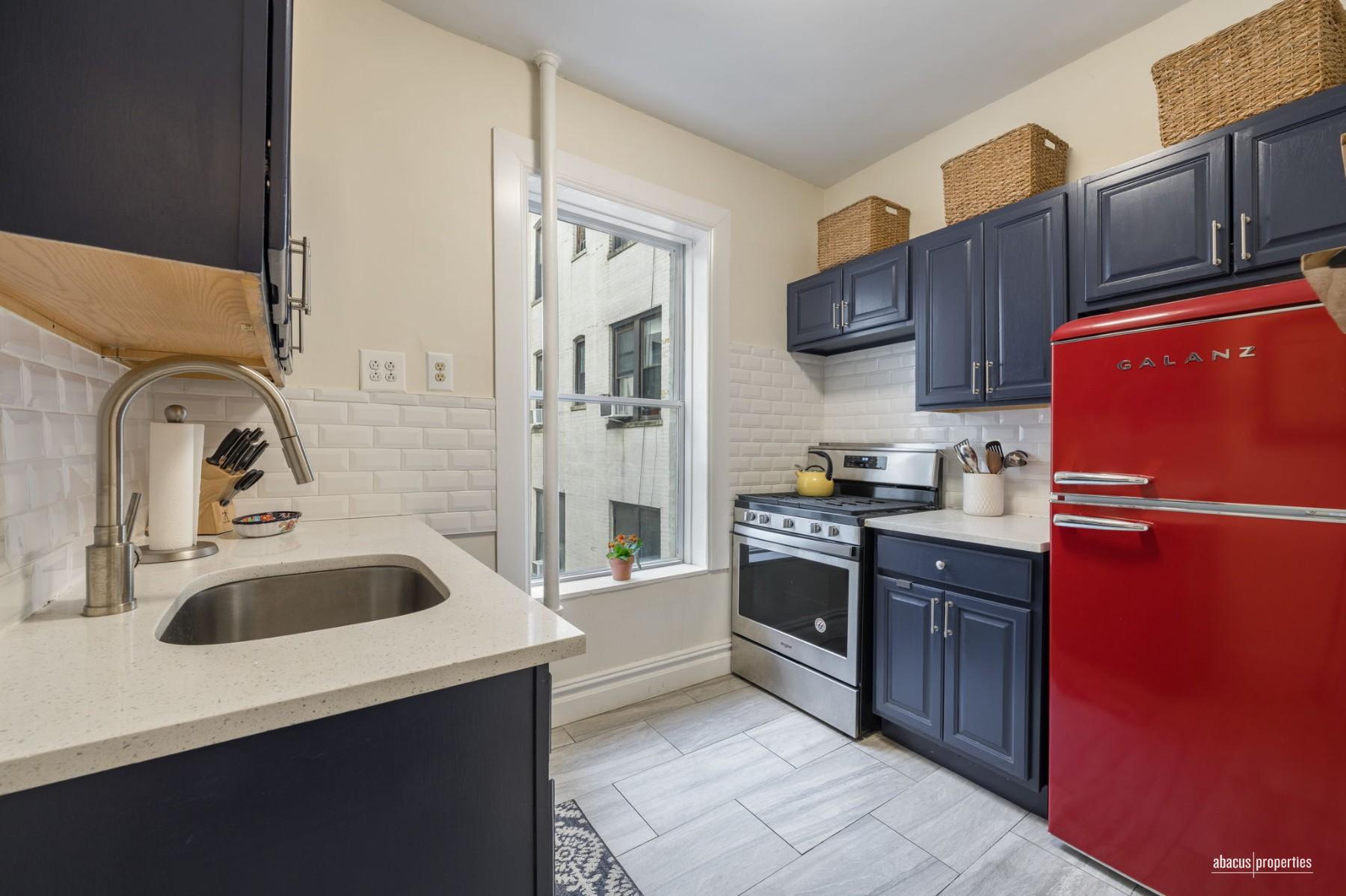77 Eastern Parkway 2D Prospect Heights Brooklyn NY 11238