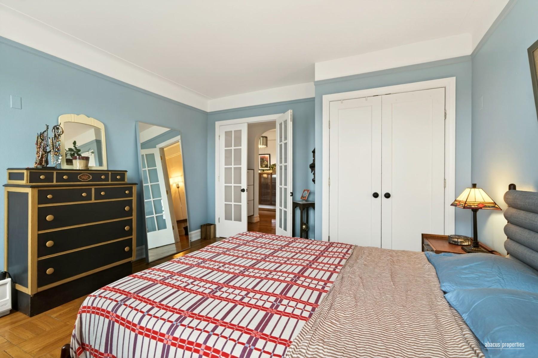 570 Ocean Parkway Kensington Brooklyn NY 11218