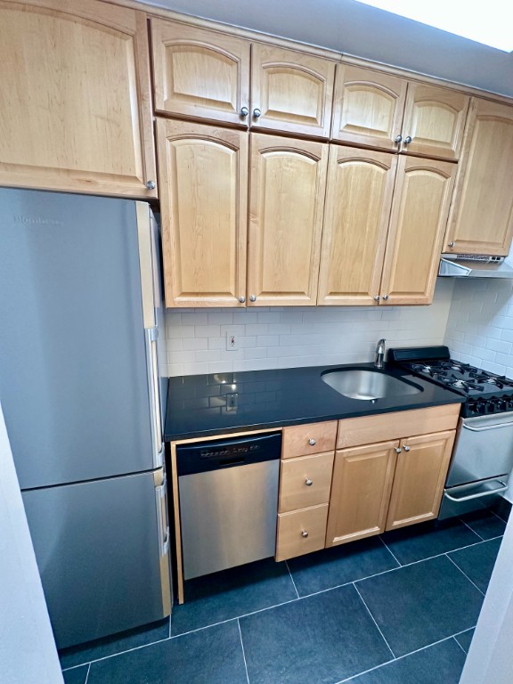 442 West 57th Street Clinton New York NY 10019