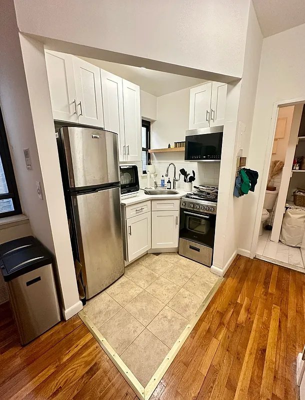 886 Tenth Avenue 5D Clinton New York NY 10019