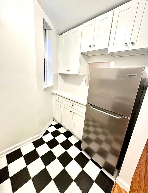 886 Tenth Avenue 4A Clinton New York NY 10019