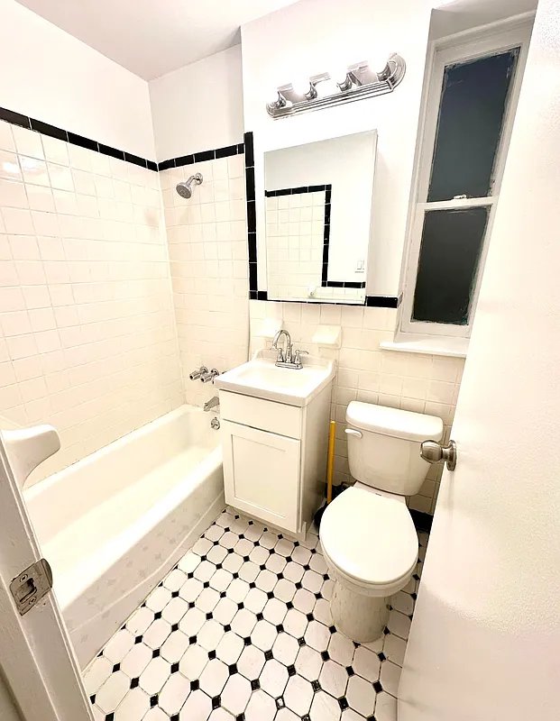 886 Tenth Avenue 4A Clinton New York NY 10019