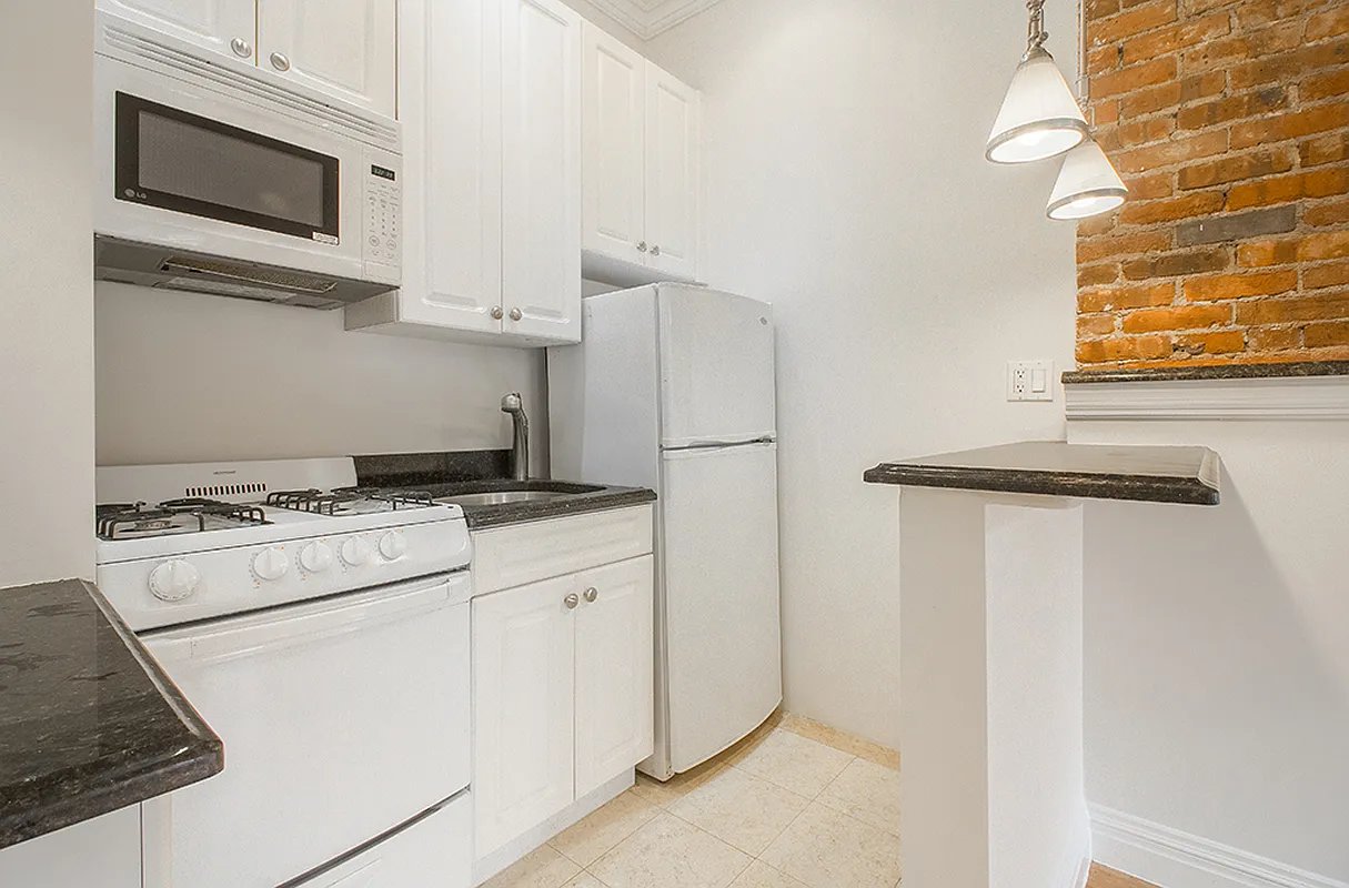 28 West 90th Street 4R Upper West Side New York NY 10024