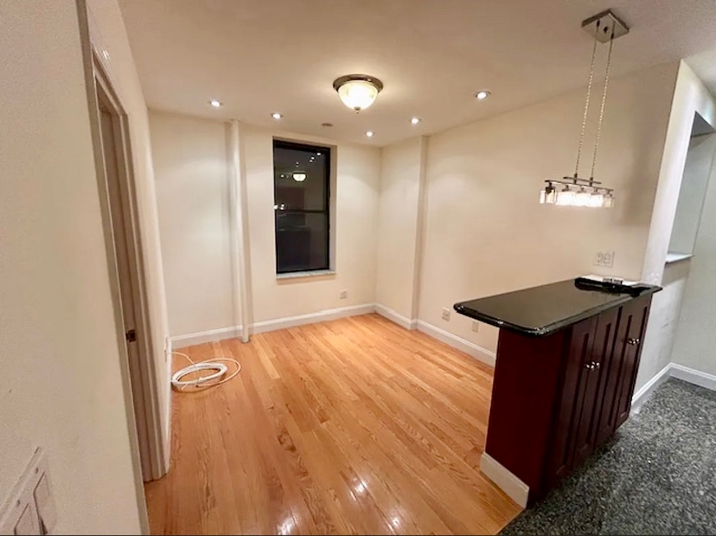 400 East 91st Street 1B Upper East Side New York NY 10128