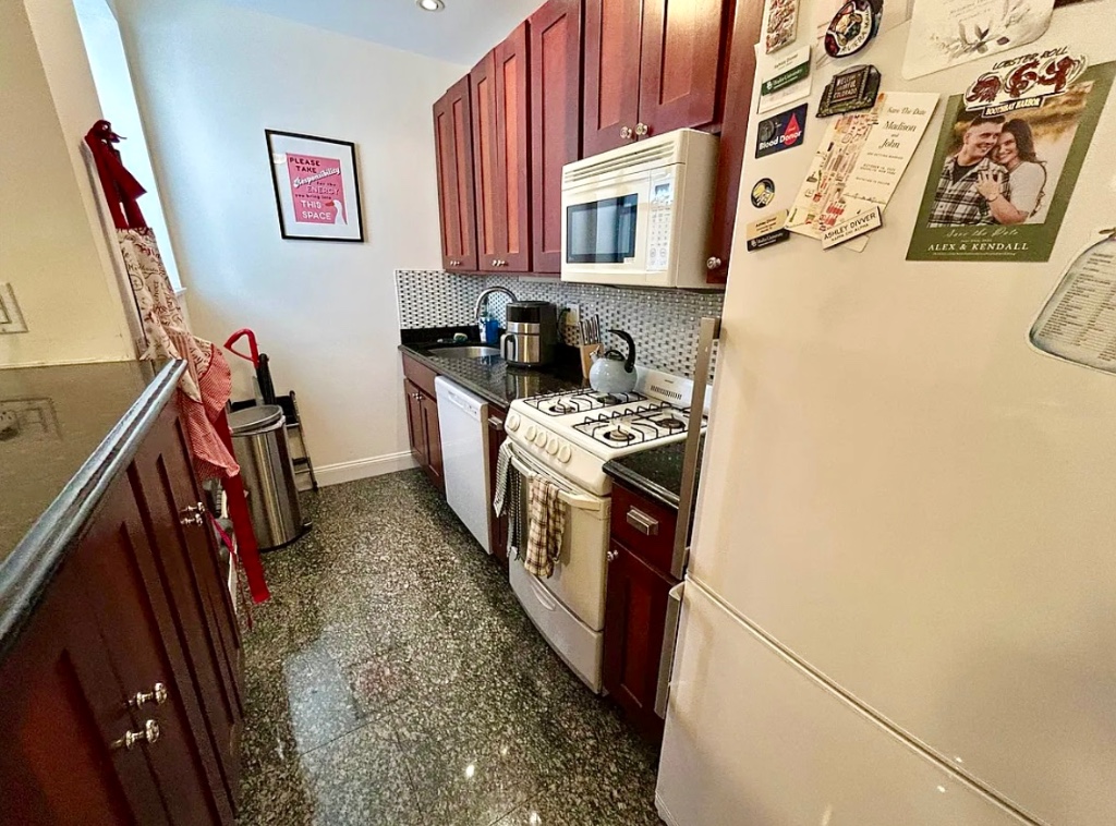 400 East 91st Street 1B Upper East Side New York NY 10128