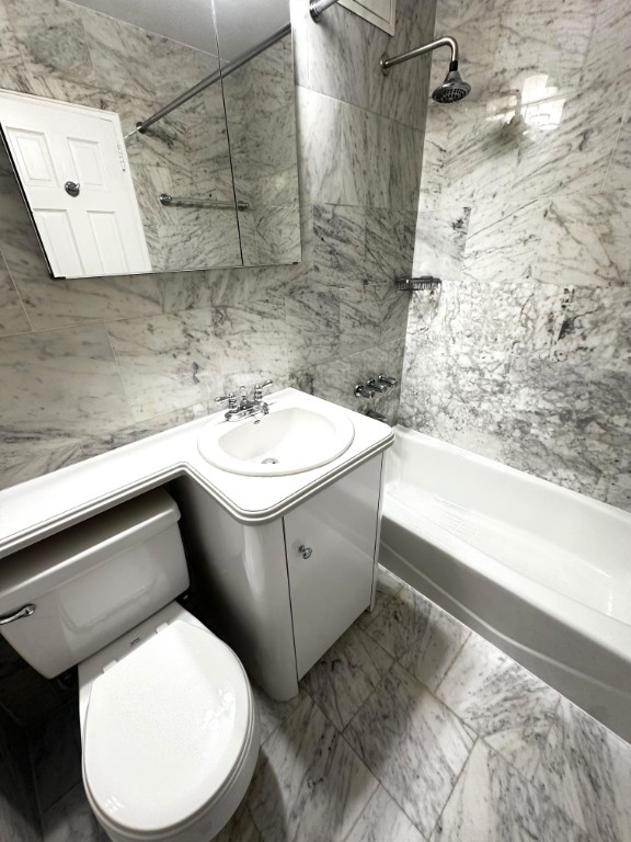 442 West 57th Street 4G Clinton New York NY 10019