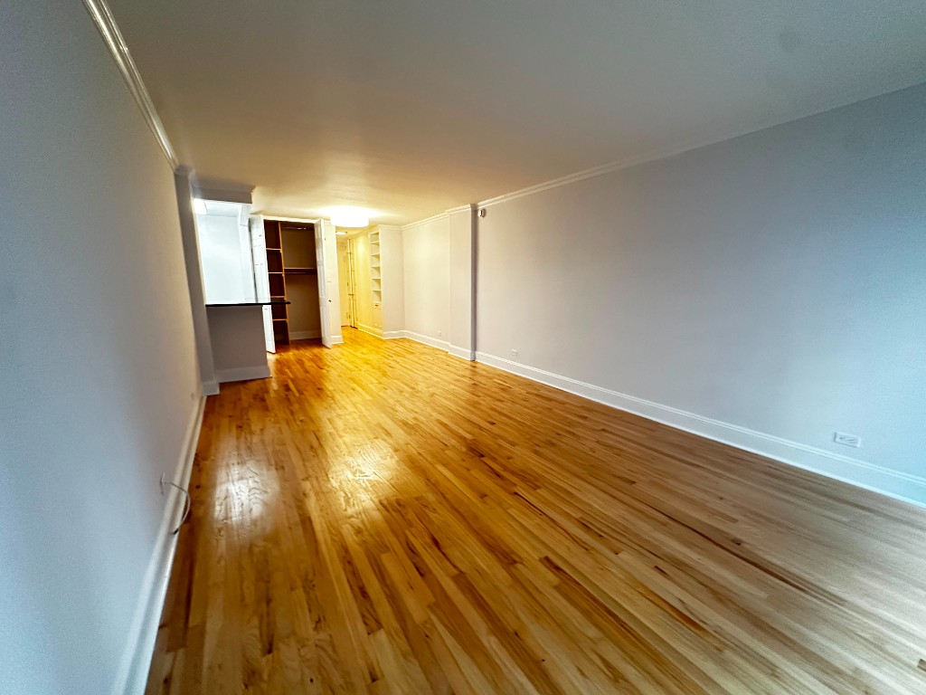 442 West 57th Street 4G Clinton New York NY 10019