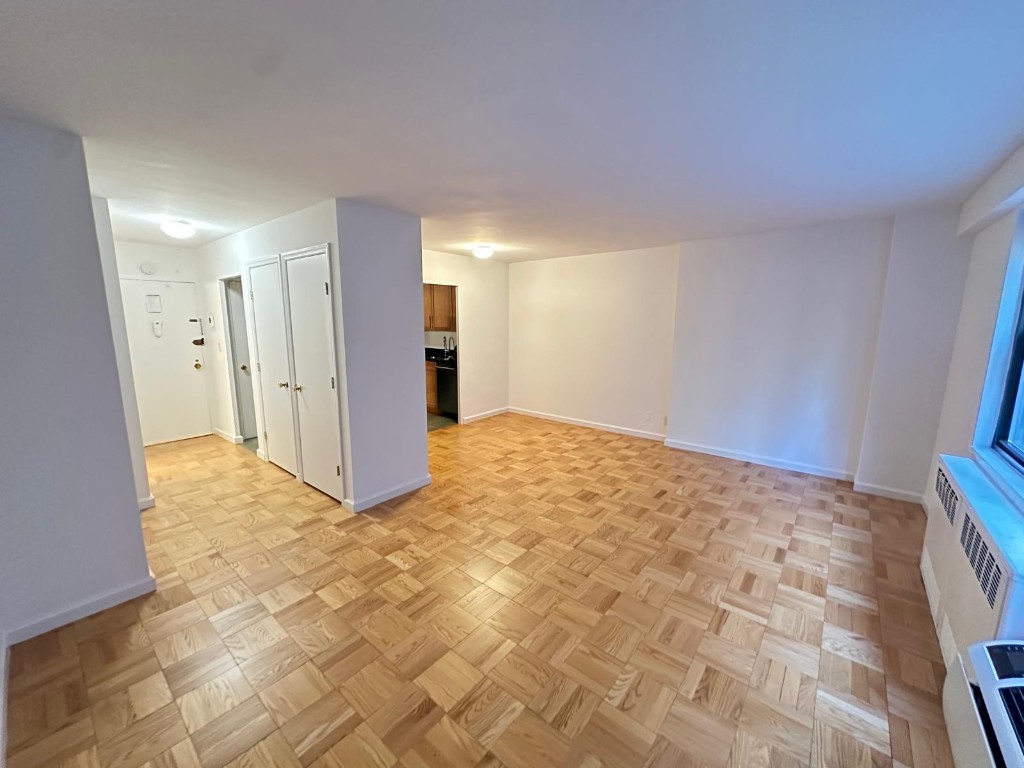 350 West 51st Street 2A Clinton New York NY 10019