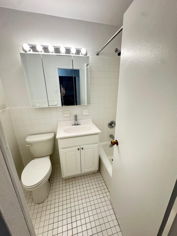 350 West 51st Street 2A Clinton New York NY 10019