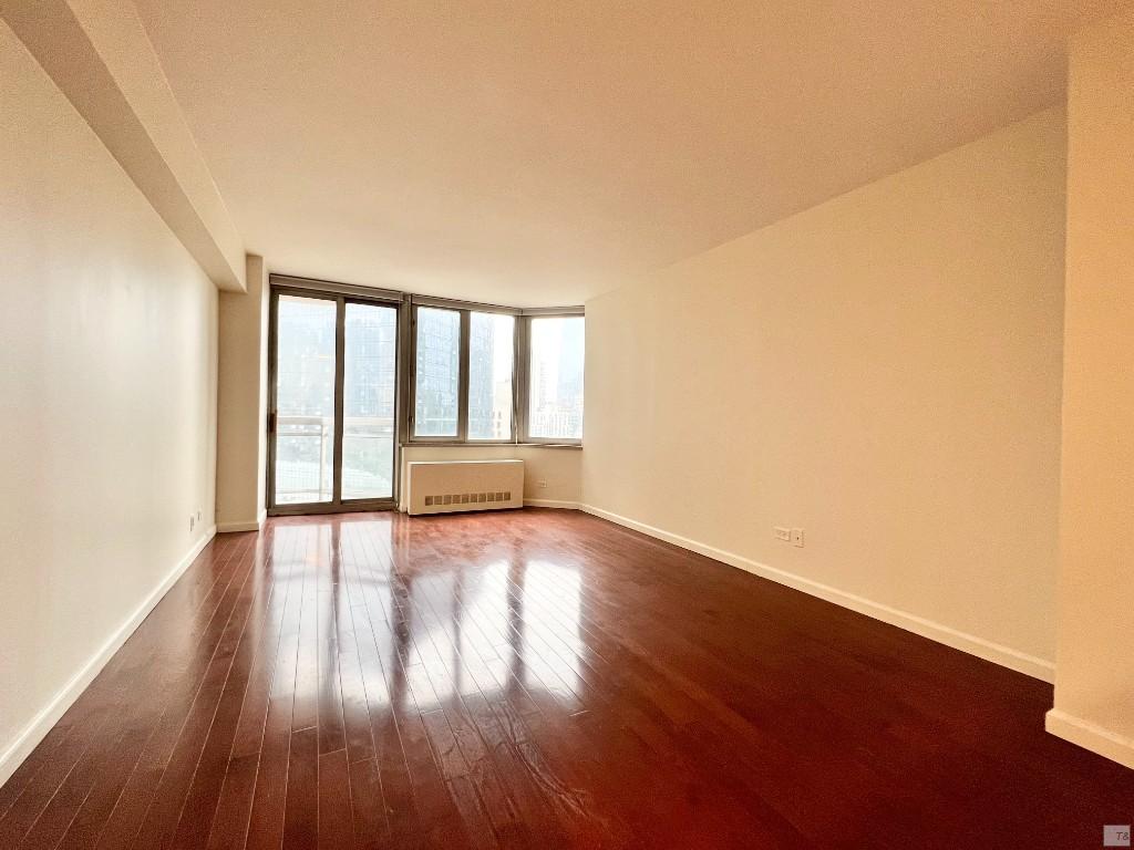1 Condo in Midtown West