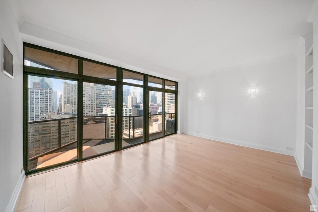 4 Condo in Midtown East