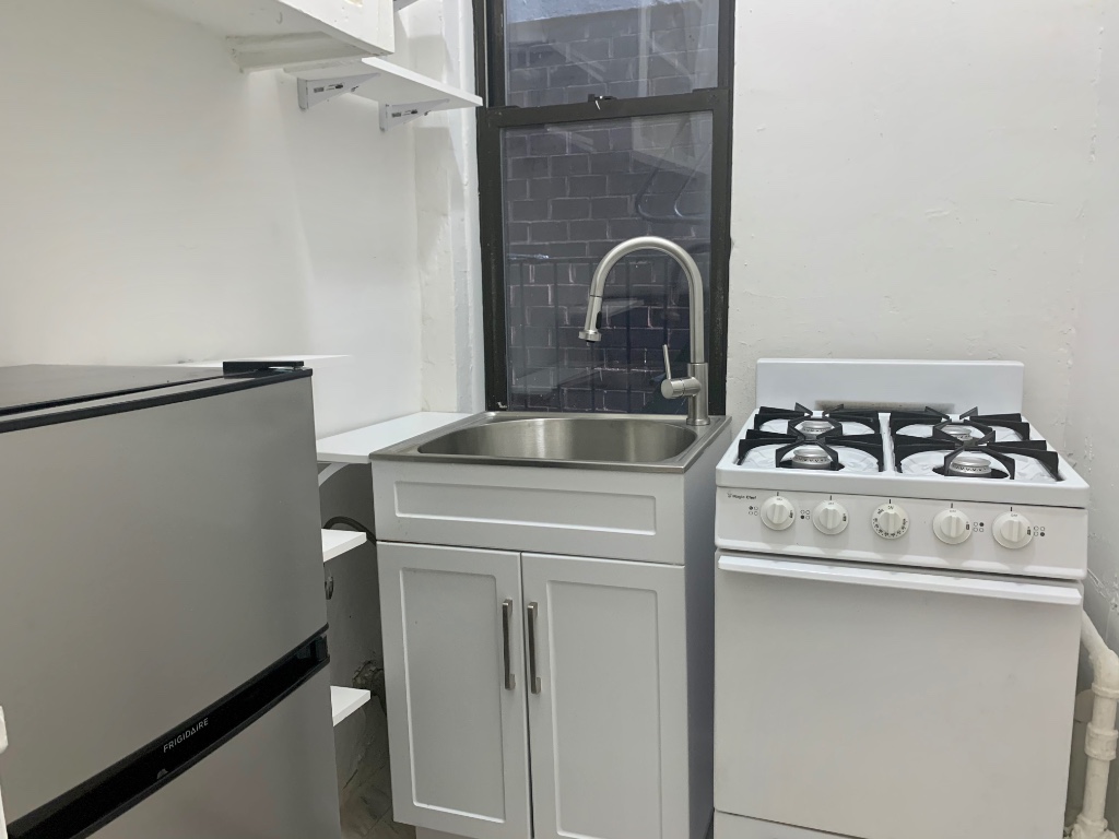 342 West 56th Street 6E Clinton New York NY 10019