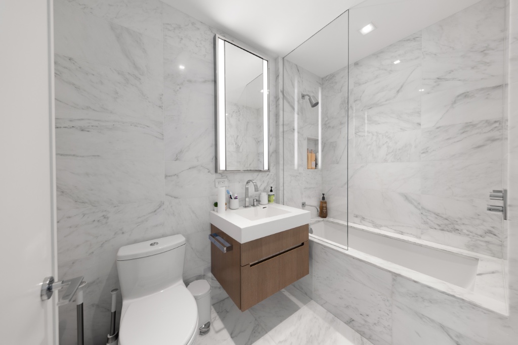 1 West End Avenue 18F Lincoln Square New York NY 10023