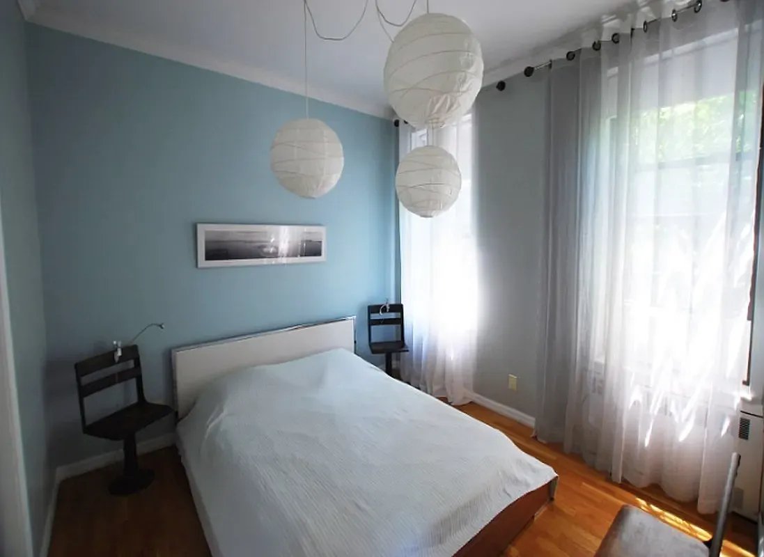 28 Perry Street 4R W. Greenwich Village New York NY 10014