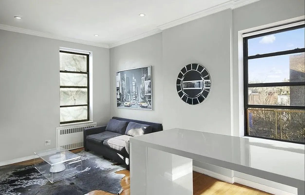 28 Perry Street 4R W. Greenwich Village New York NY 10014