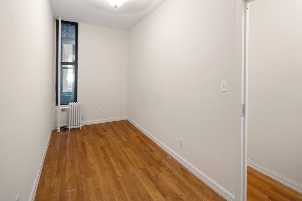 323 East 90th Street 2W Upper East Side New York NY 10128