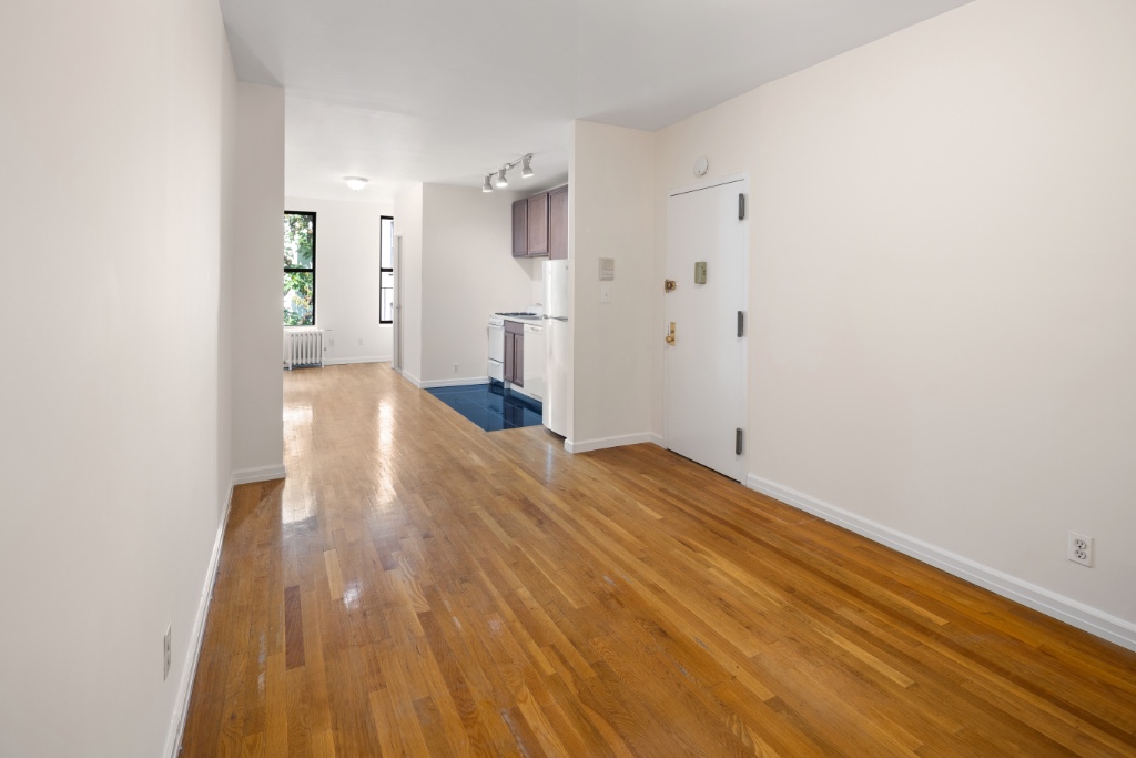 323 East 90th Street 2W Upper East Side New York NY 10128