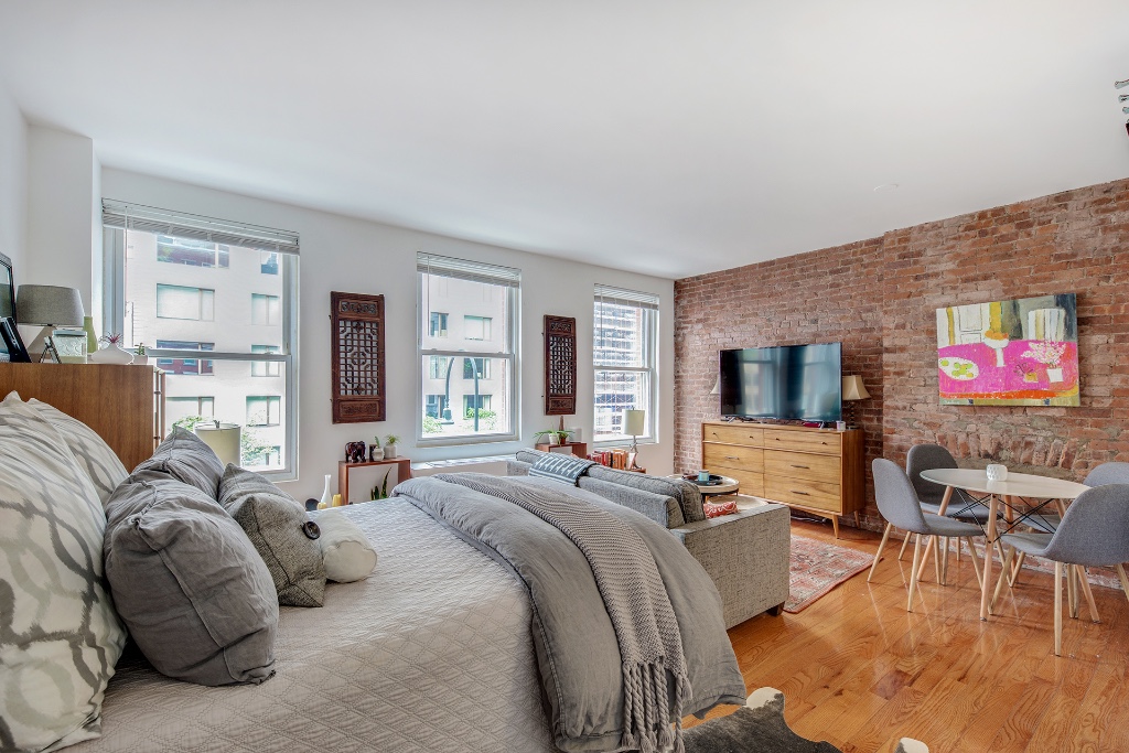350 West 14th Street 4G W. Greenwich Village New York NY 10014