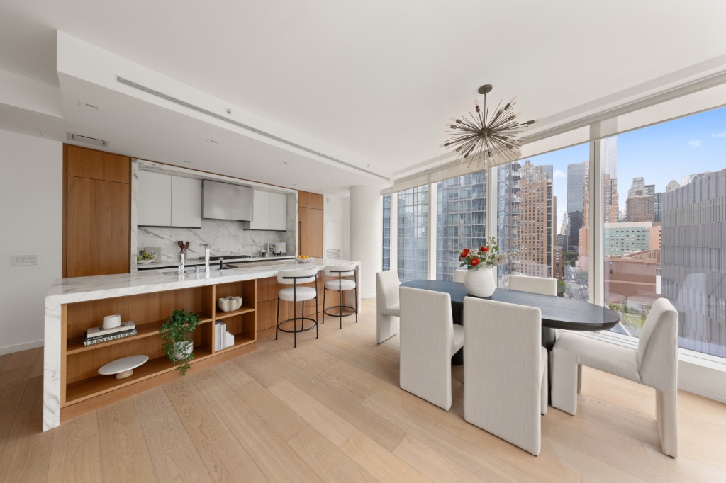 1 West End Avenue Lincoln Square New York NY 10023