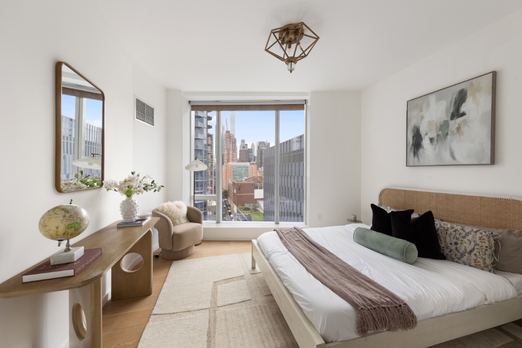 1 West End Avenue Lincoln Square New York NY 10023