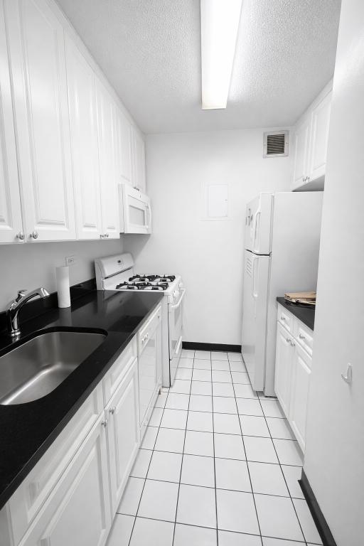 230 West 55th Street 17C Midtown West New York NY 10019