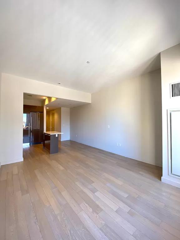 75 Wall Street Apt 32E Financial District New York NY 10005