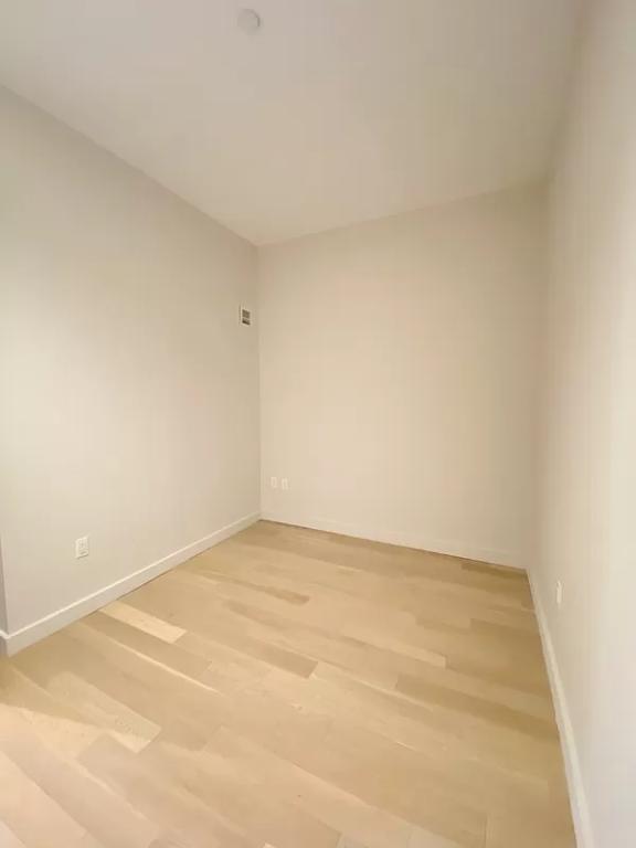 75 Wall Street Apt 32E Financial District New York NY 10005