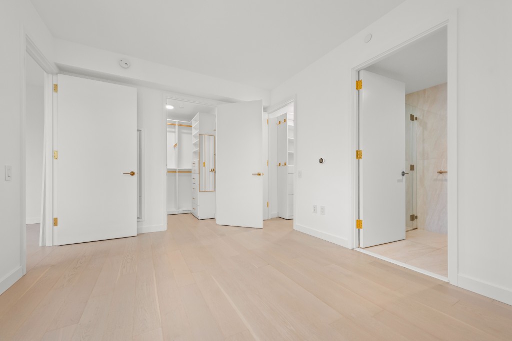 3 Court Square 2805 Long Island City Queens NY 11101
