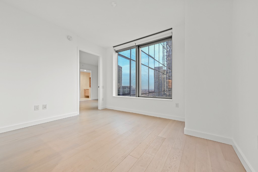 3 Court Square 2805 Long Island City Queens NY 11101
