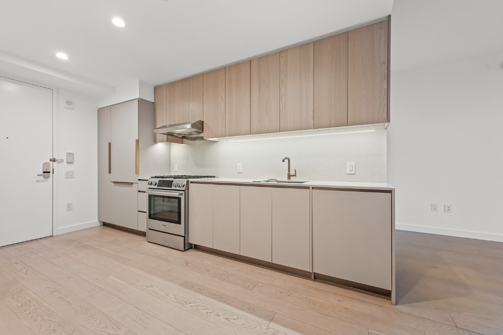 3 Court Square 2805 Long Island City Queens NY 11101
