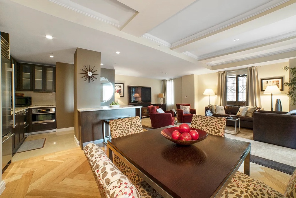 160 Central Park South, New York, NY - 10,000 USD/ month