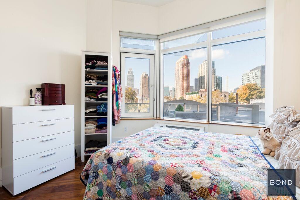 10-17 Jackson Avenue, #3F