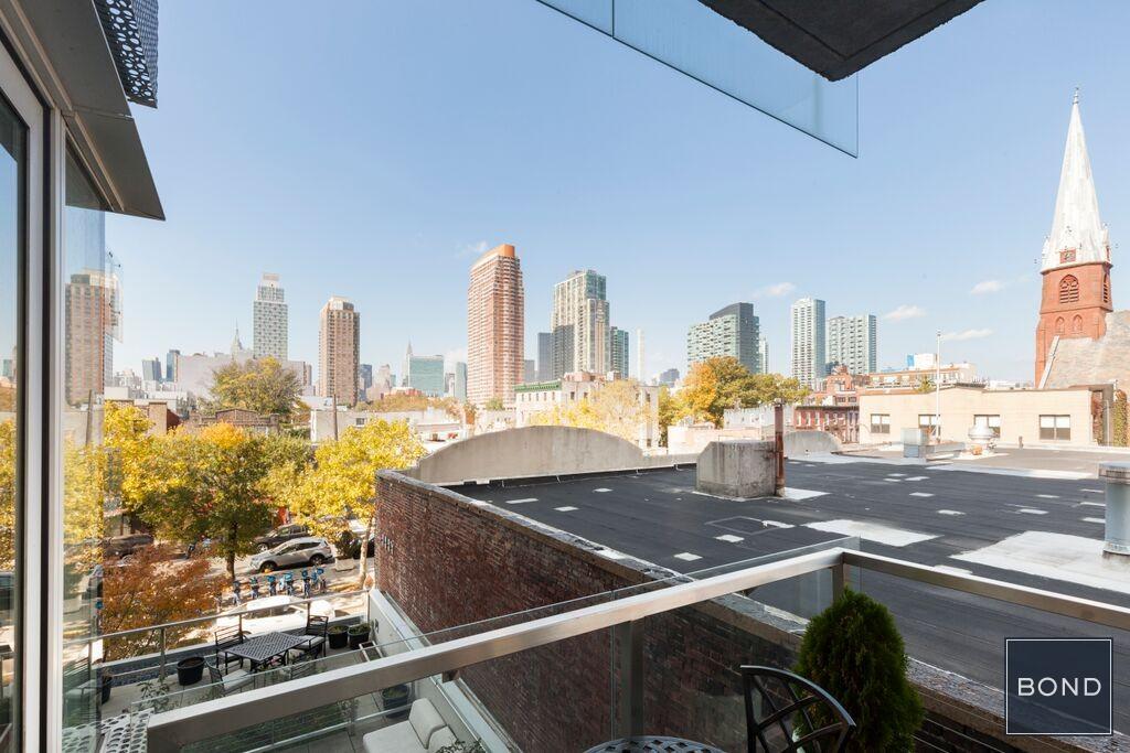 10-17 Jackson Avenue, #3F