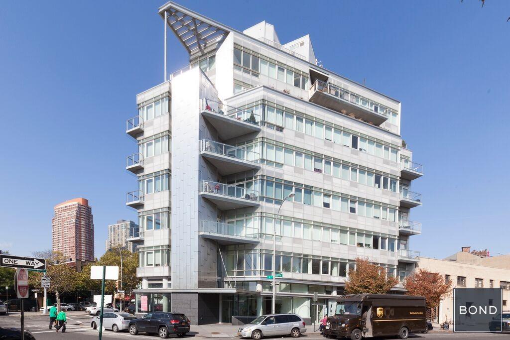 10-17 Jackson Avenue, #3F